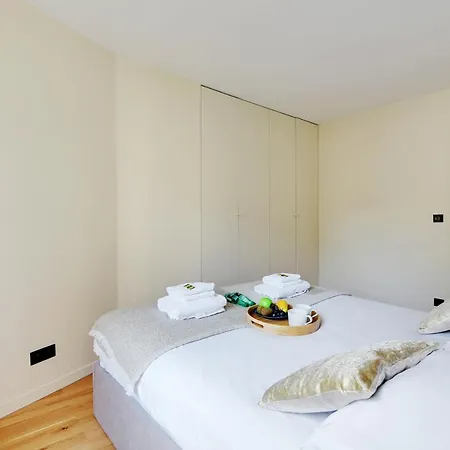 Cmg Universite - Pont De L'alma *